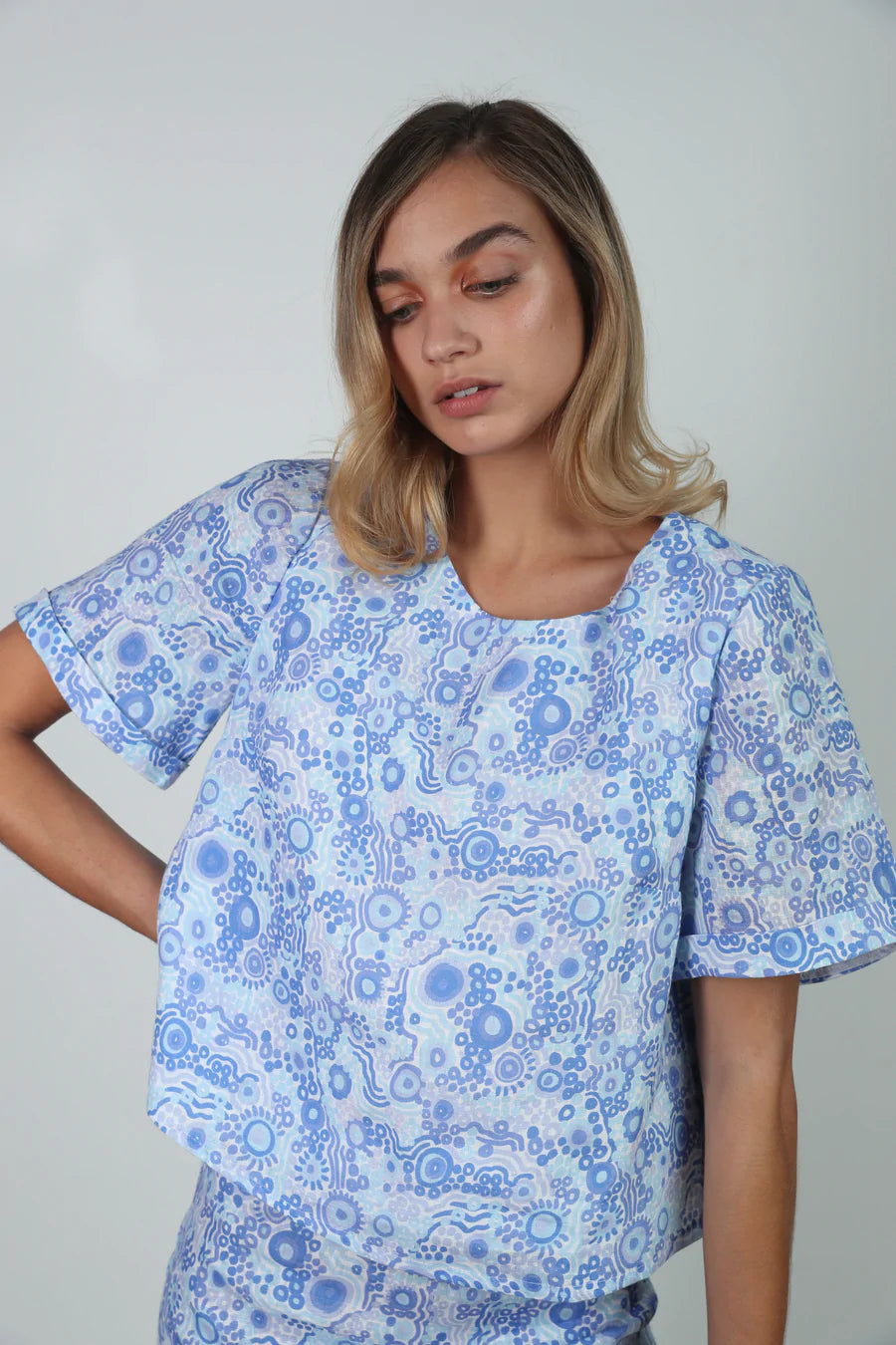 Kuu Dreaming - Laura Linen Tee
